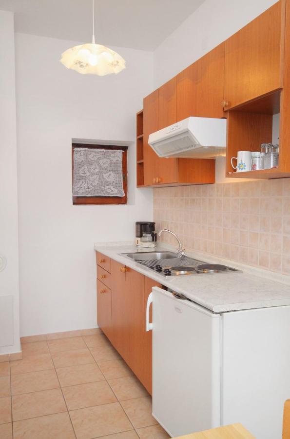 Apartments By The Sea Klenovica, Novi Vinodolski - 5581 Екстериор снимка